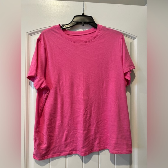 ✨2/$10✨  A New Day Crew Neck Tee - Picture 2 of 4